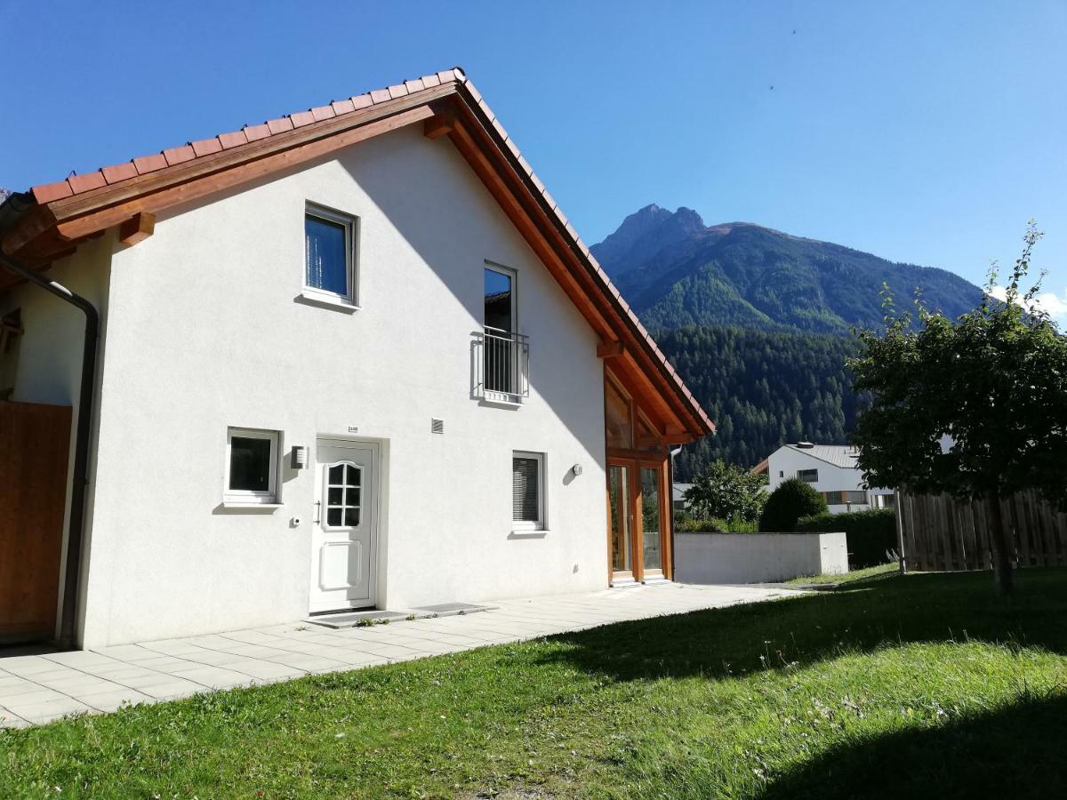 Chasa Ludwig Apartamento Scuol Exterior foto